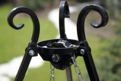 Dreibein-Schwenkgrill LODSCH In Schwarz -Küchenzubehör gmd living dreibein schwenkgrill lodsch in schwarz 3