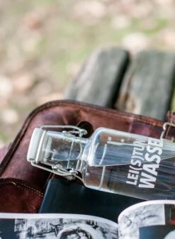 Trinkflasche "Lei(s)tungswasser" In Grau/Weiß - 600ml 8 Trinkflasche "Lei(s)tungswasser" In Grau/Weiß - 600ml -Küchenzubehör soulbottles trinkflasche lei s tungswasser in grau weiss 600ml 2